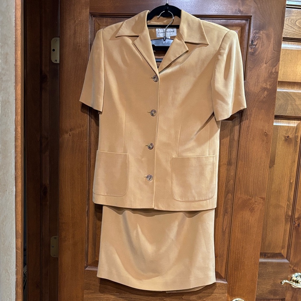 Evan Picone Tan Blazer and Skirt set SZ 6 - Picture 2 of 13